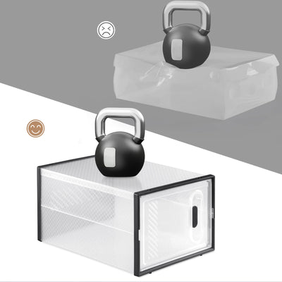 Stevigheidstest: een dunne doos bezwijkt onder een kettlebell, de Soothley schoenendoos blijft staan